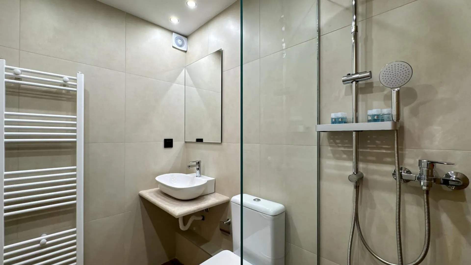 Redkaravan Suite Thessaloniki Greece