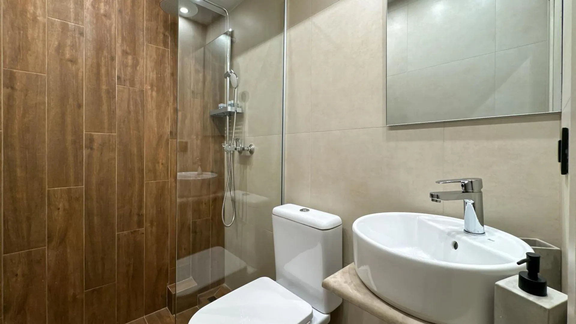 Redkaravan Suite Θεσσαλονίκη 0*,  Ελλάδα